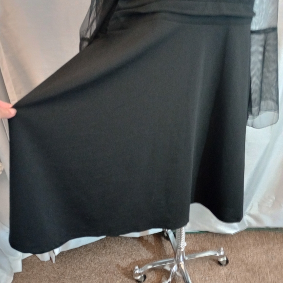 Long Bell-Sleeved Midi Dress Black:See Thru bodice +Sleeves, Waved collar,4X - Picture 9 of 12